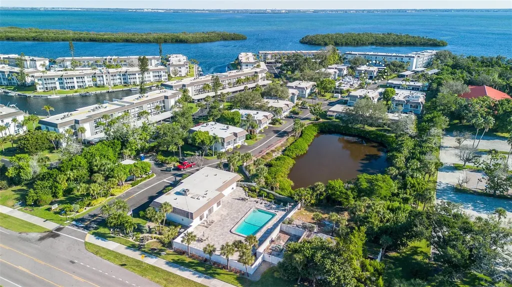 597 Sutton Place Longboat Key FL 34228