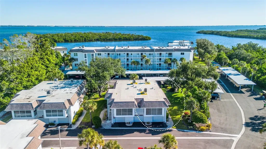597 Sutton Place Longboat Key FL 34228