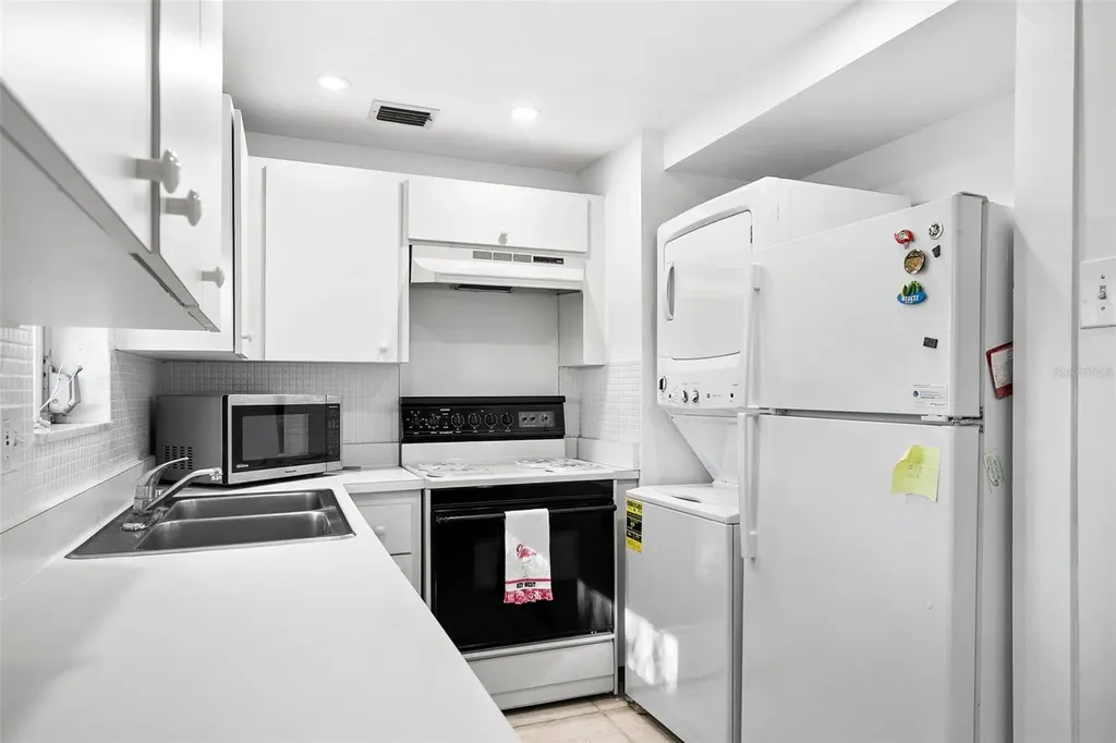 597 Sutton Place Longboat Key FL 34228