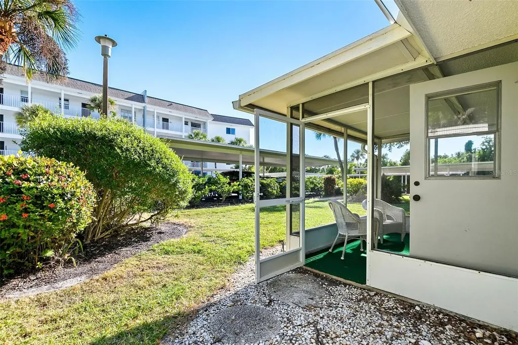 597 Sutton Place Longboat Key FL 34228