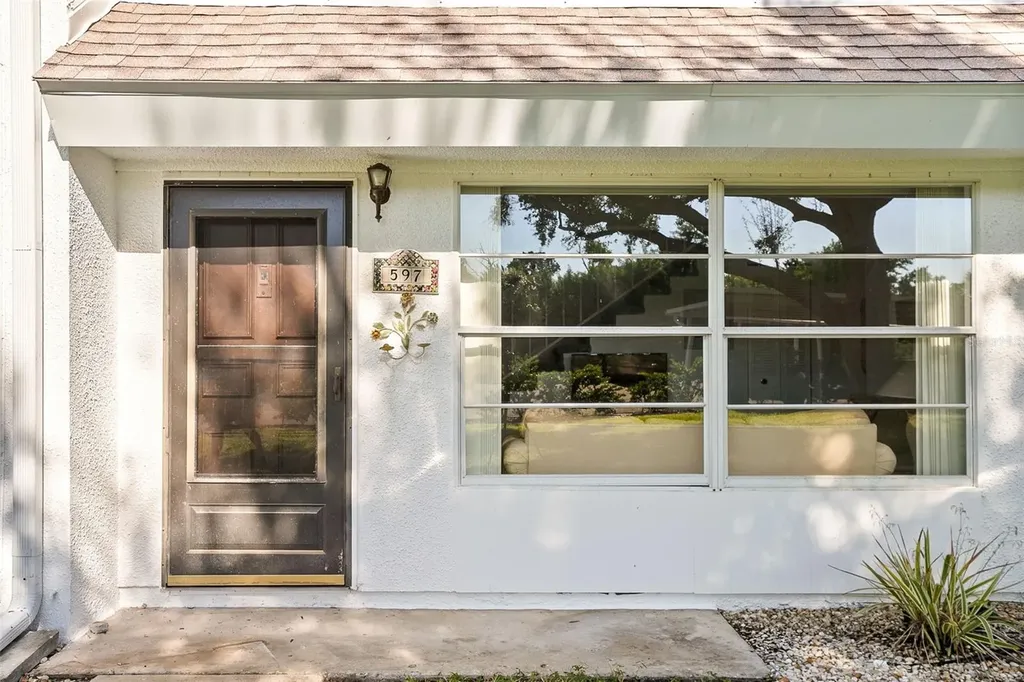 597 Sutton Place Longboat Key FL 34228