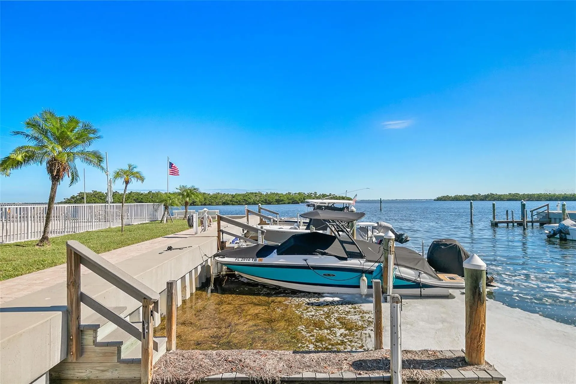 597 Sutton Place Longboat Key FL 34228