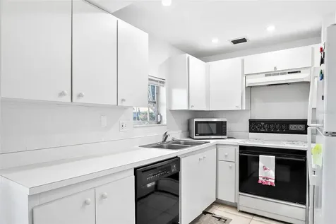 597 Sutton Place Longboat Key FL 34228