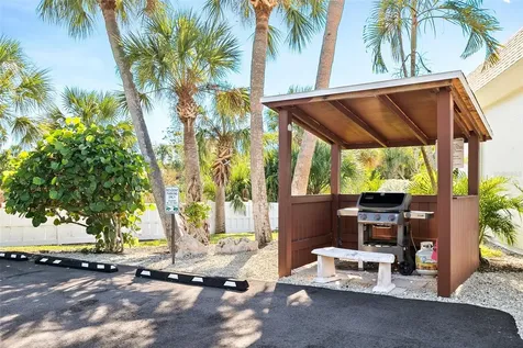 597 Sutton Place Longboat Key FL 34228