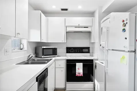 597 Sutton Place Longboat Key FL 34228