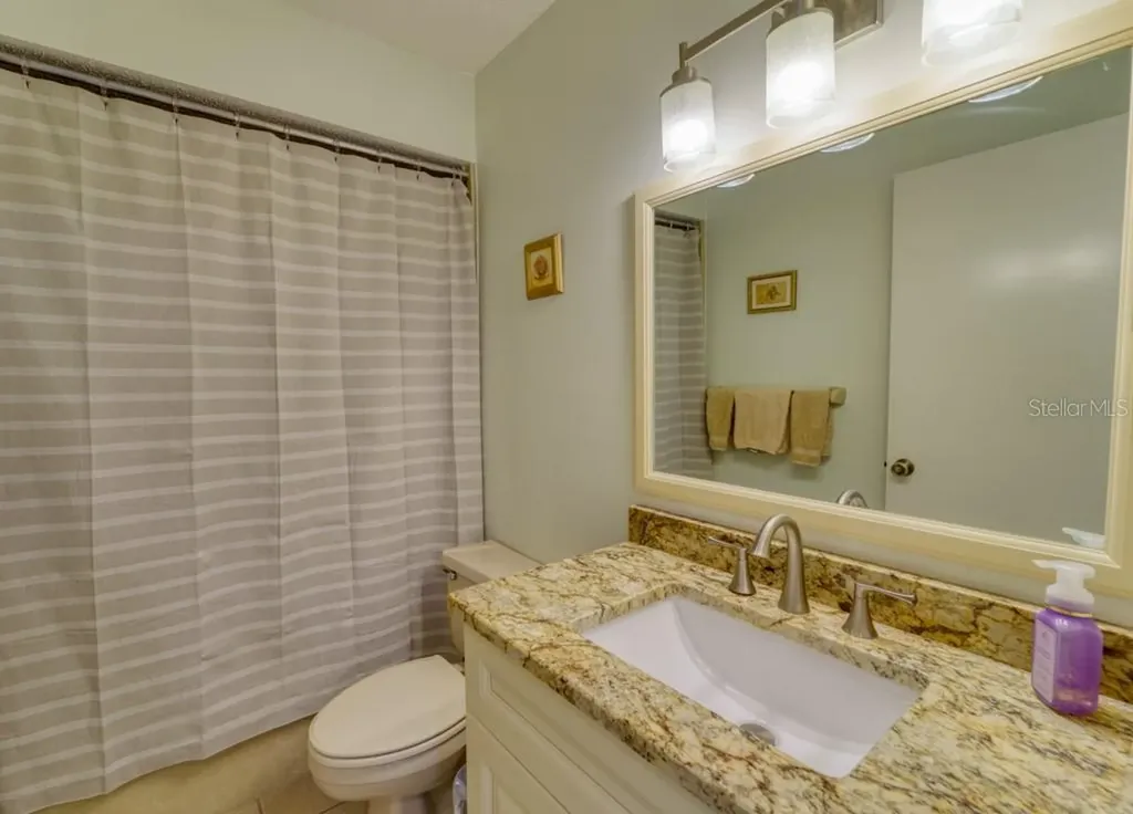 5242 Wedgewood Lane Sarasota FL 34235