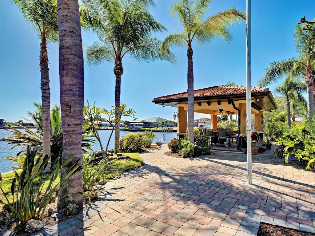 107 Free Court SE Port Charlotte FL 33952