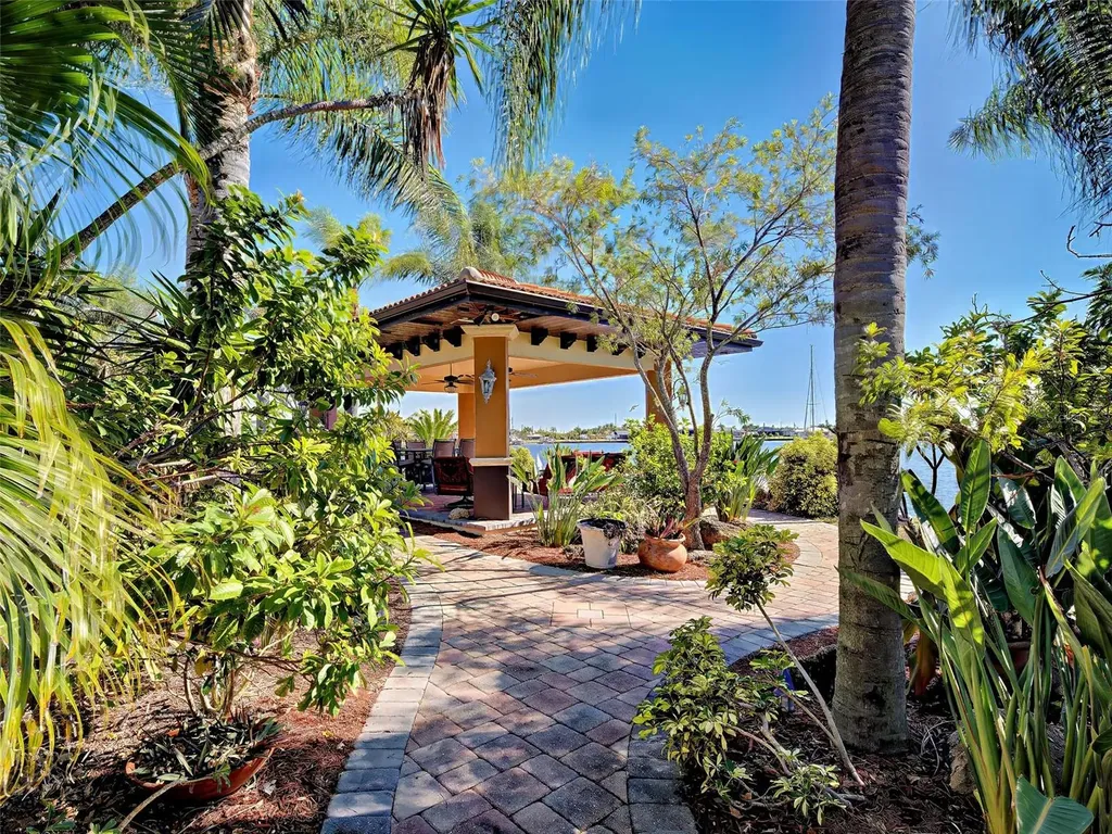 107 Free Court SE Port Charlotte FL 33952