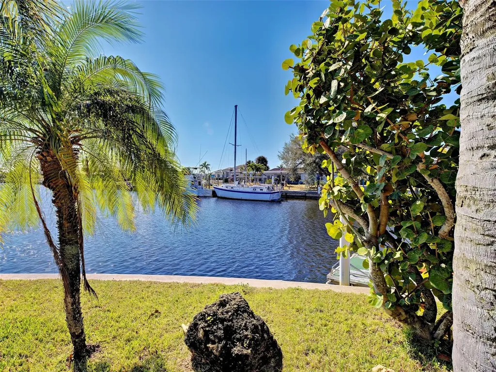 107 Free Court SE Port Charlotte FL 33952