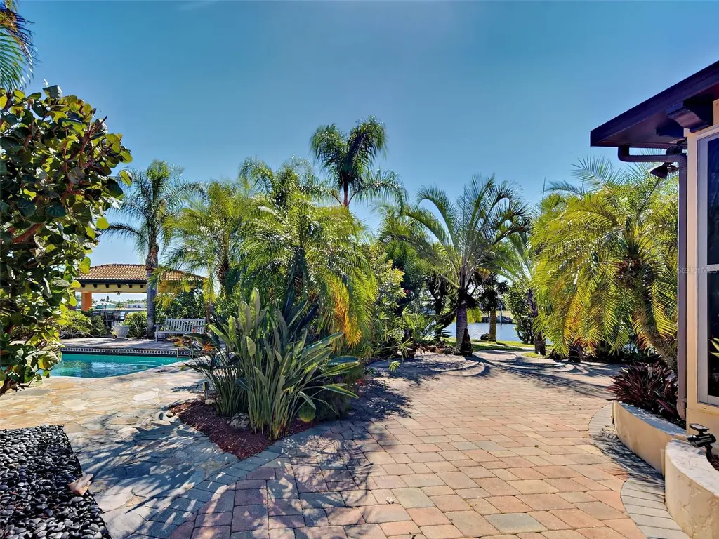 107 Free Court SE Port Charlotte FL 33952