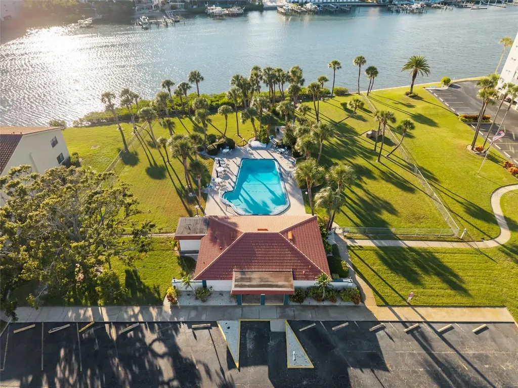 10152 Regal Drive Largo FL 33774