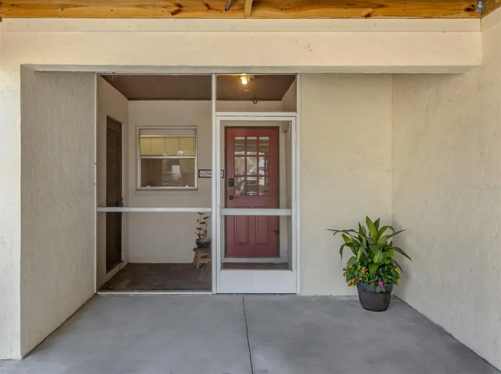 3208 Ramblewood Drive N Sarasota FL 34237