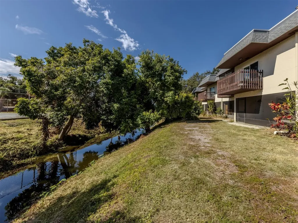 3208 Ramblewood Drive N Sarasota FL 34237