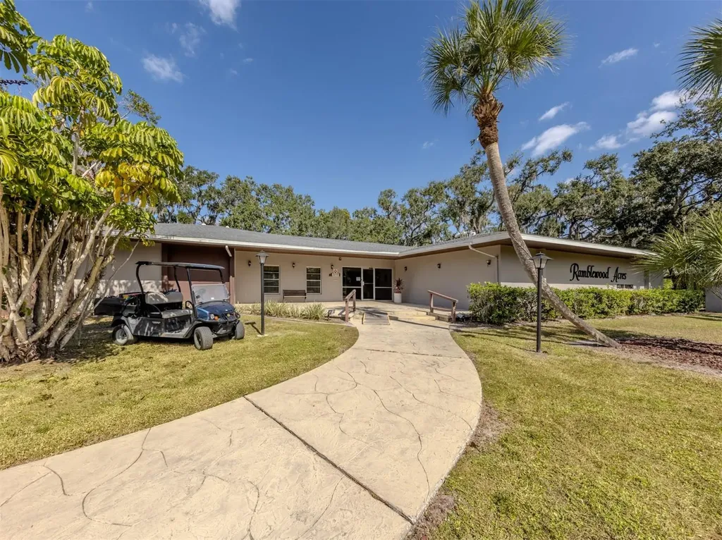 3208 Ramblewood Drive N Sarasota FL 34237