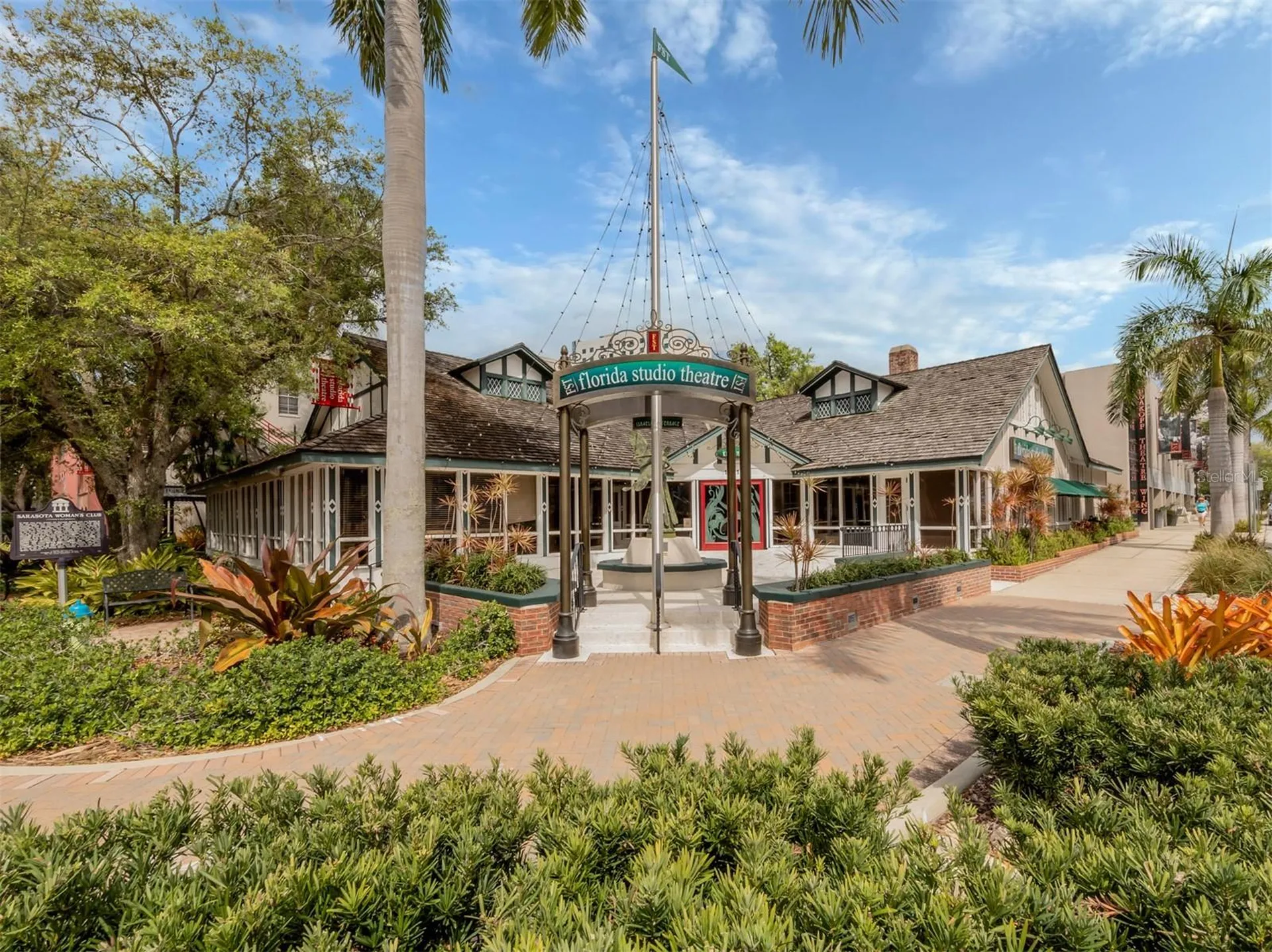 3208 Ramblewood Drive N Sarasota FL 34237