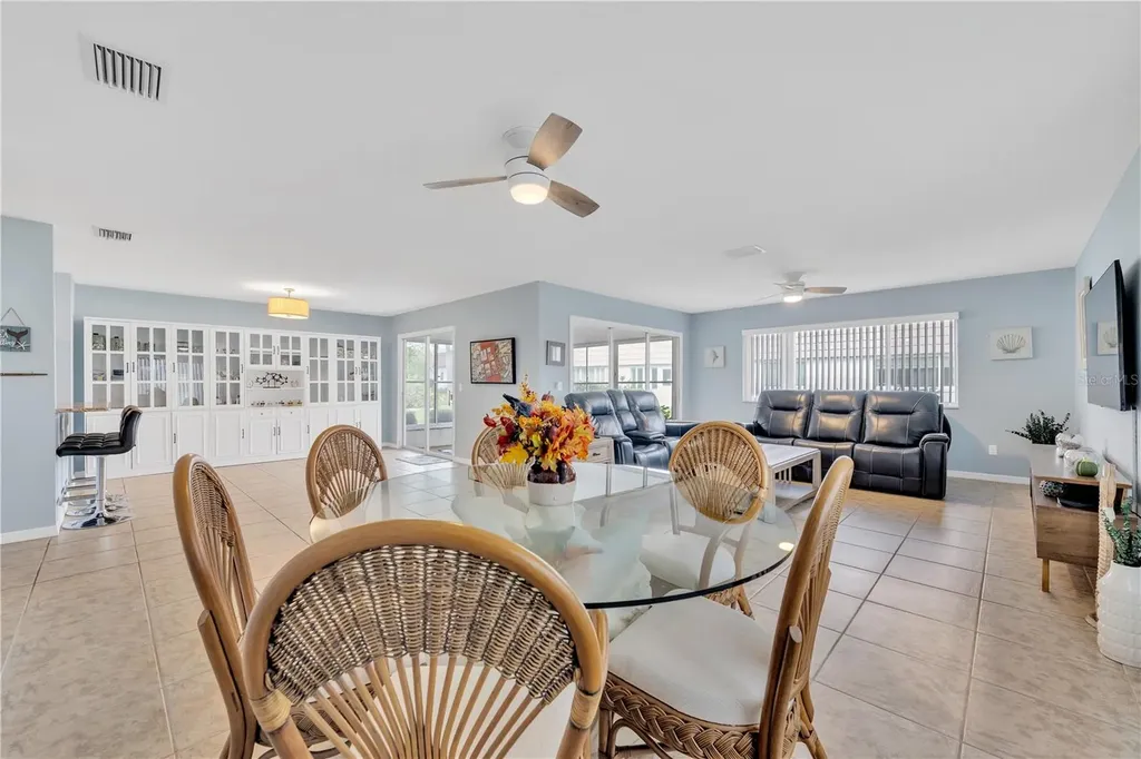2401 Riverbluff Parkway Sarasota FL 34231