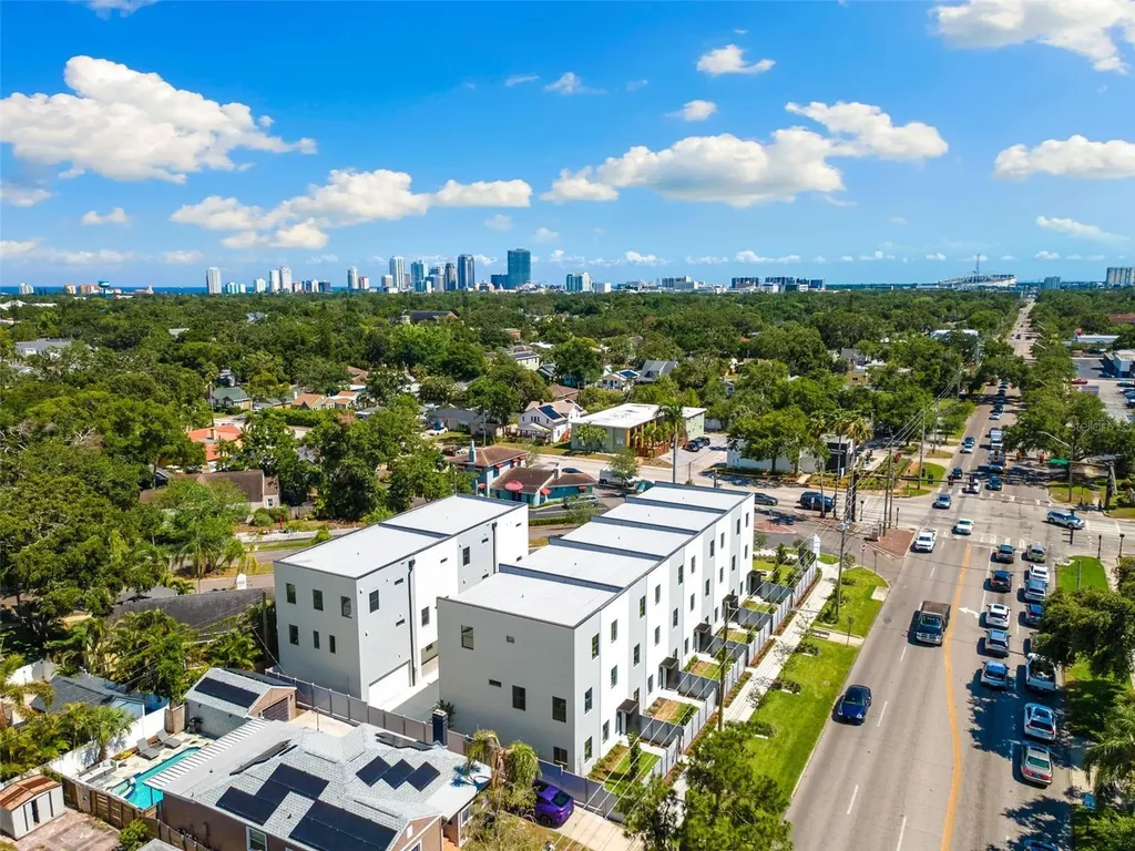 2205 16th Street N St Petersburg FL 33704