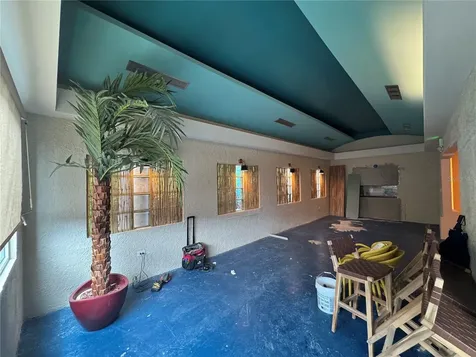 2475 Loíza Street San Juan PR 00913