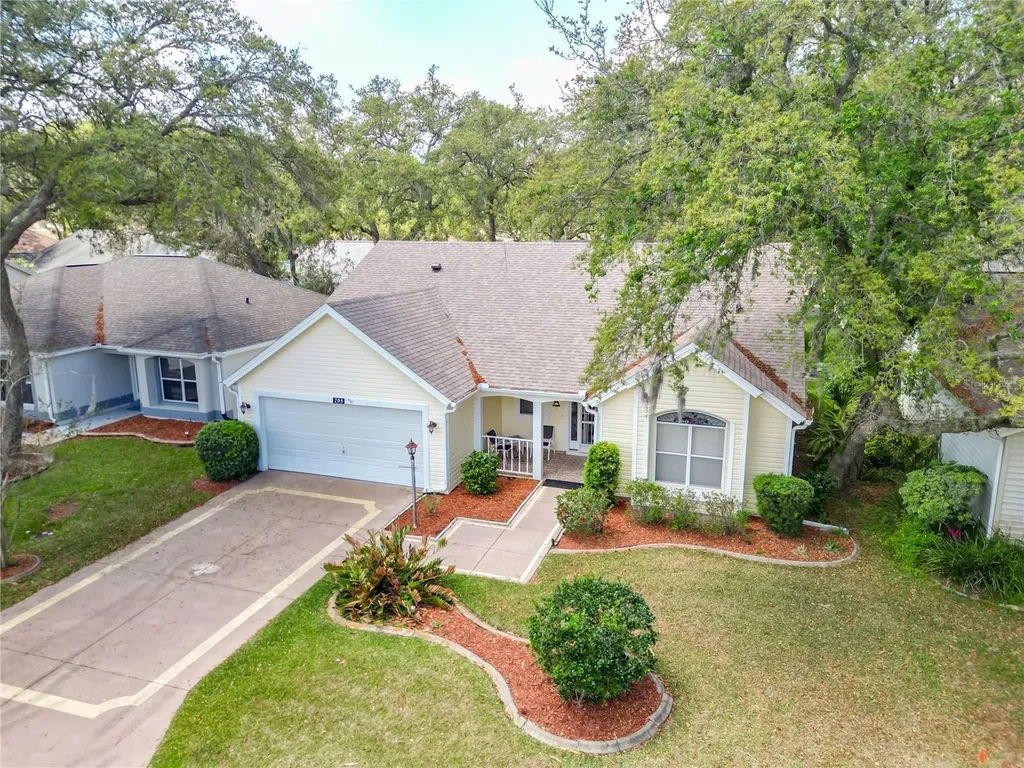 208 Desota Court Lady Lake FL 32159