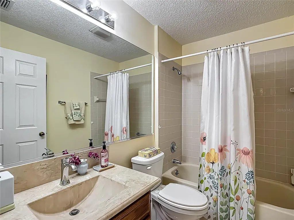 208 Desota Court Lady Lake FL 32159