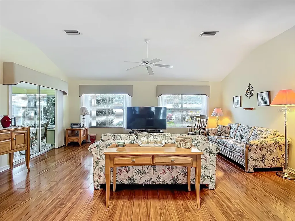 208 Desota Court Lady Lake FL 32159