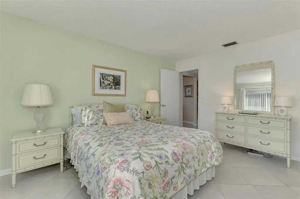 2505 Riverbluff Parkway Sarasota FL 34231