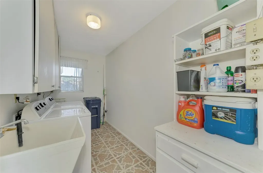 2505 Riverbluff Parkway Sarasota FL 34231