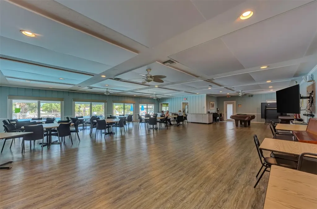 2505 Riverbluff Parkway Sarasota FL 34231