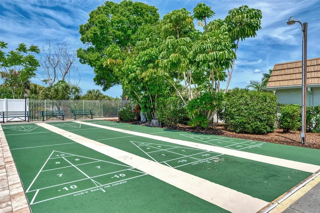 2505 Riverbluff Parkway Sarasota FL 34231