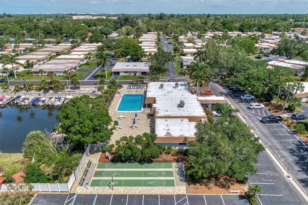 2505 Riverbluff Parkway Sarasota FL 34231