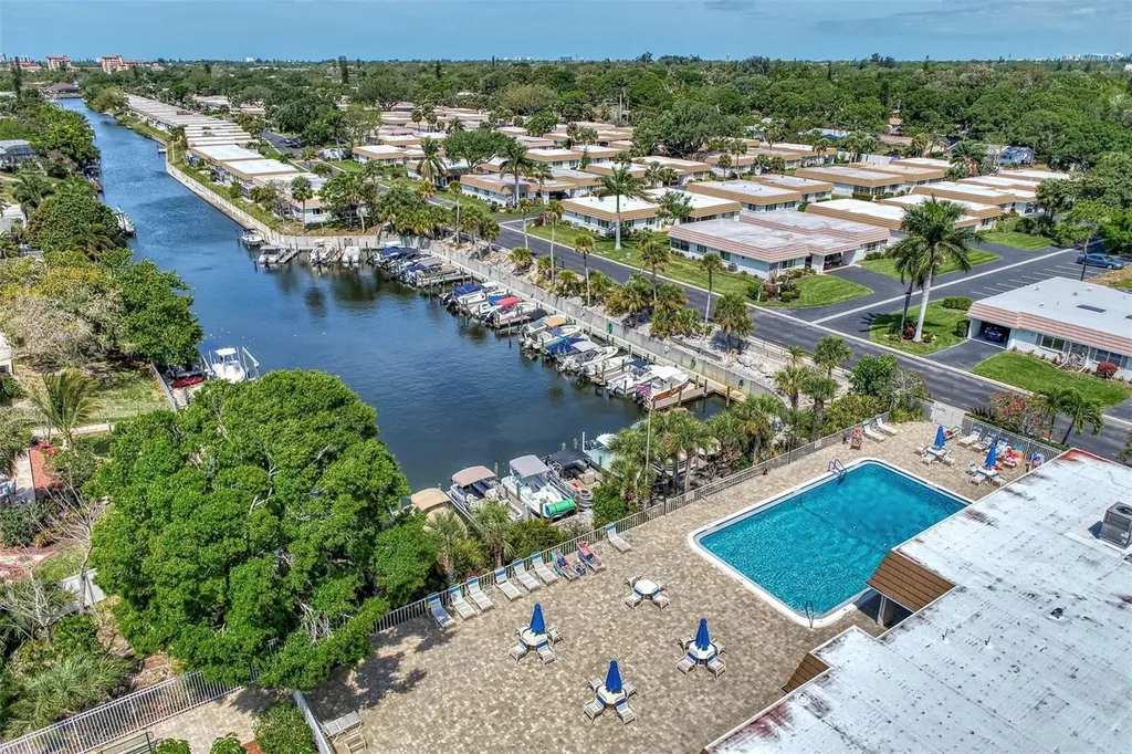 2505 Riverbluff Parkway Sarasota FL 34231