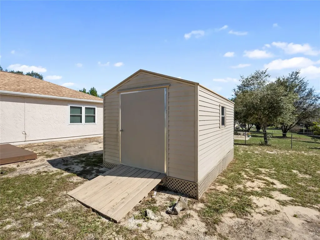 18 Oak Court Ocala FL 34472