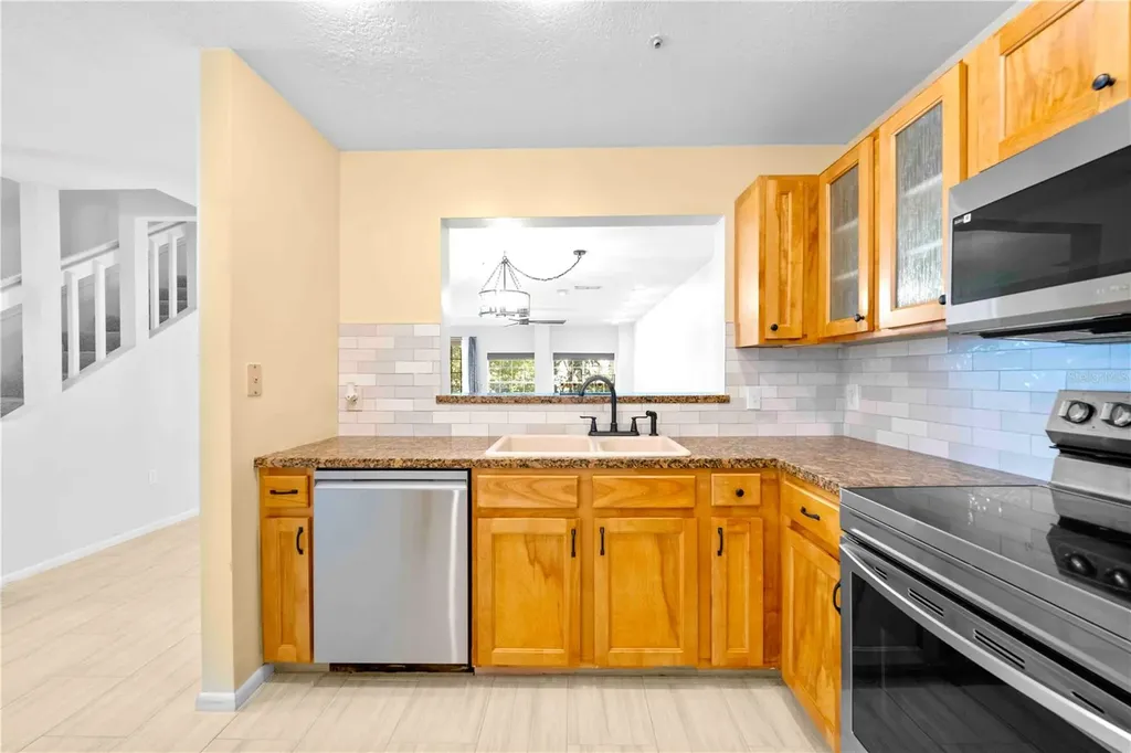 641 Maple Oak Circle Altamonte Springs FL 32701