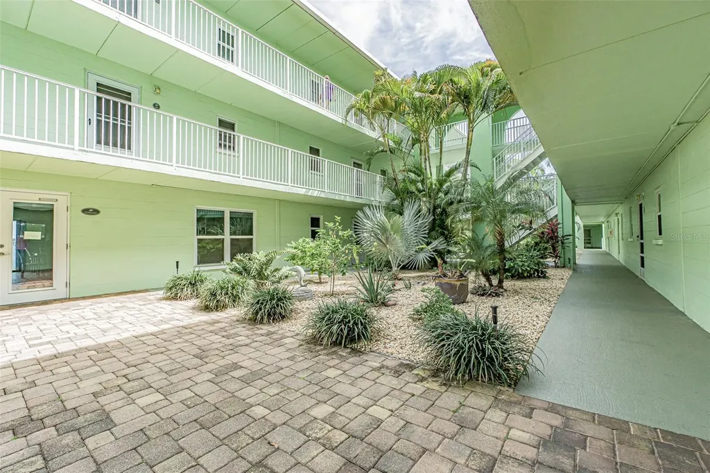 464 Paula Drive N Dunedin FL 34698