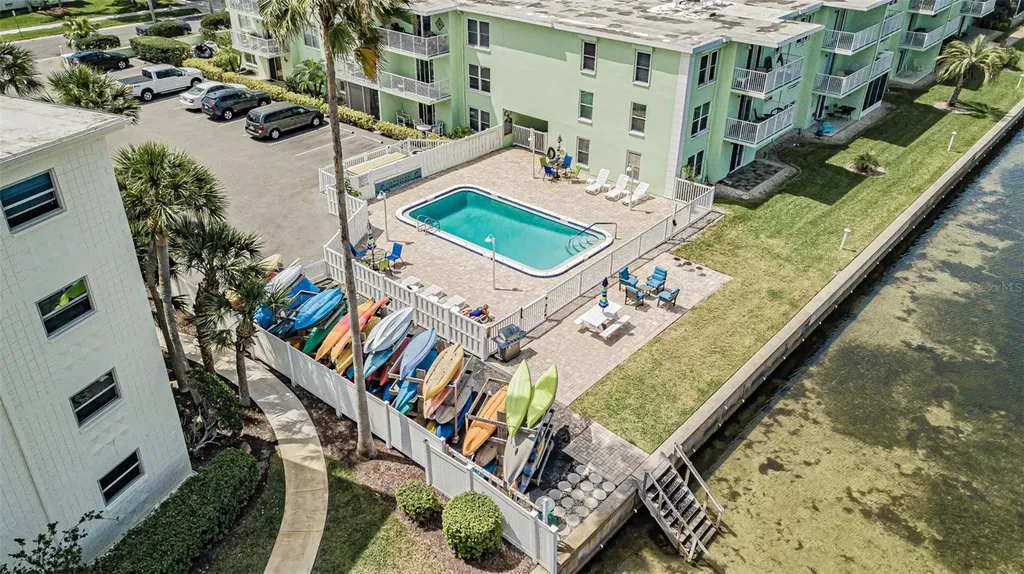 464 Paula Drive N Dunedin FL 34698