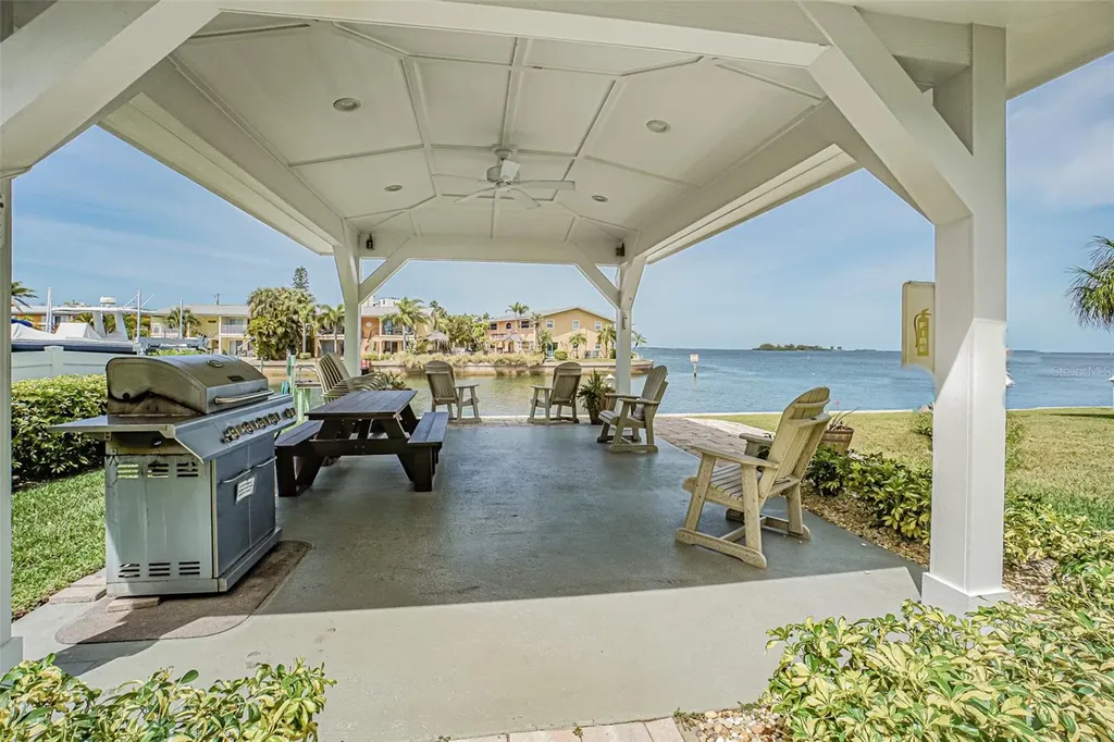 464 Paula Drive N Dunedin FL 34698