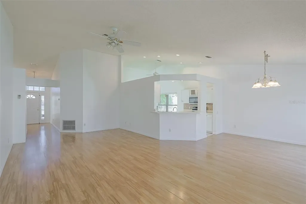 222 Lakeway Lane Apollo Beach FL 33572