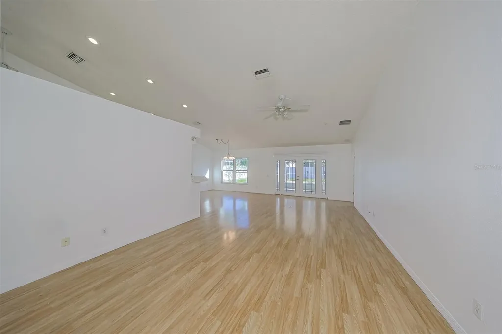 222 Lakeway Lane Apollo Beach FL 33572