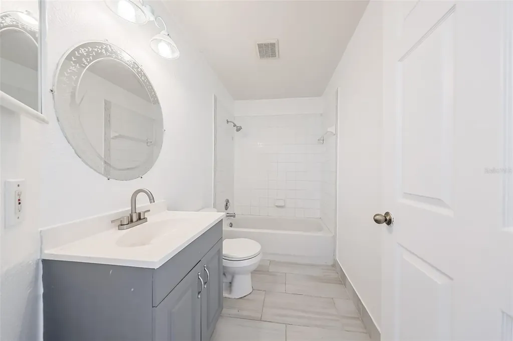 222 Lakeway Lane Apollo Beach FL 33572