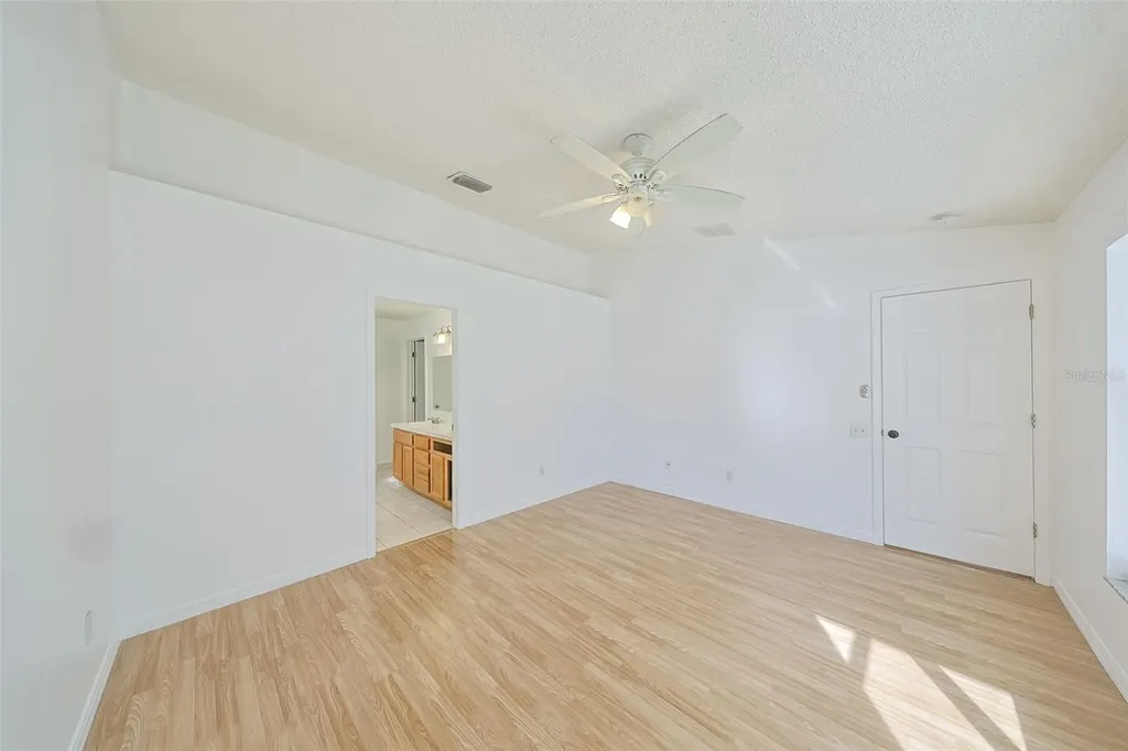 222 Lakeway Lane Apollo Beach FL 33572