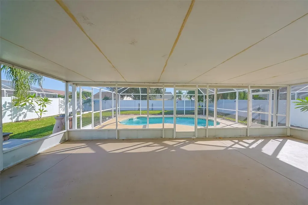 222 Lakeway Lane Apollo Beach FL 33572