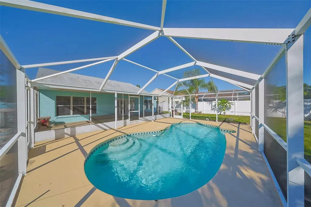 222 Lakeway Lane Apollo Beach FL 33572