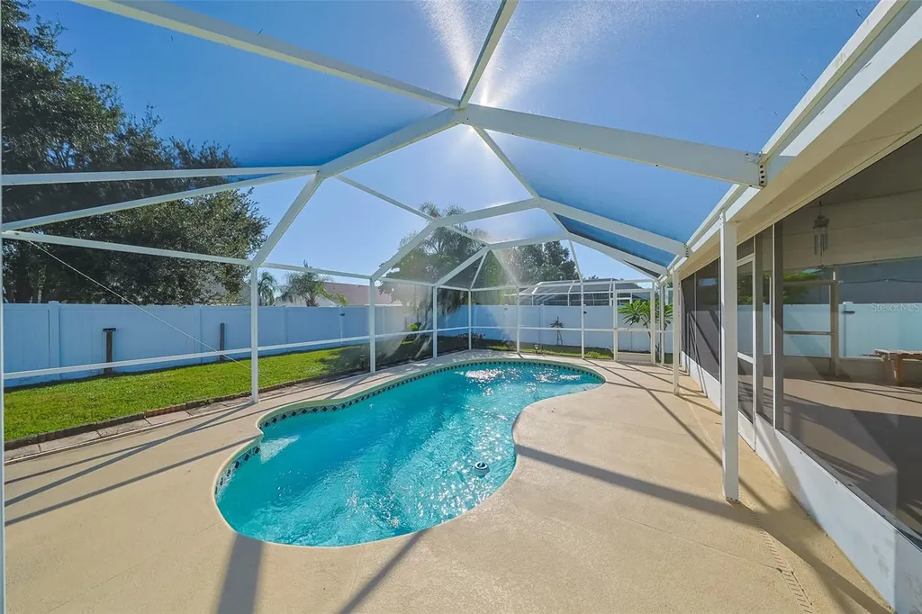 222 Lakeway Lane Apollo Beach FL 33572