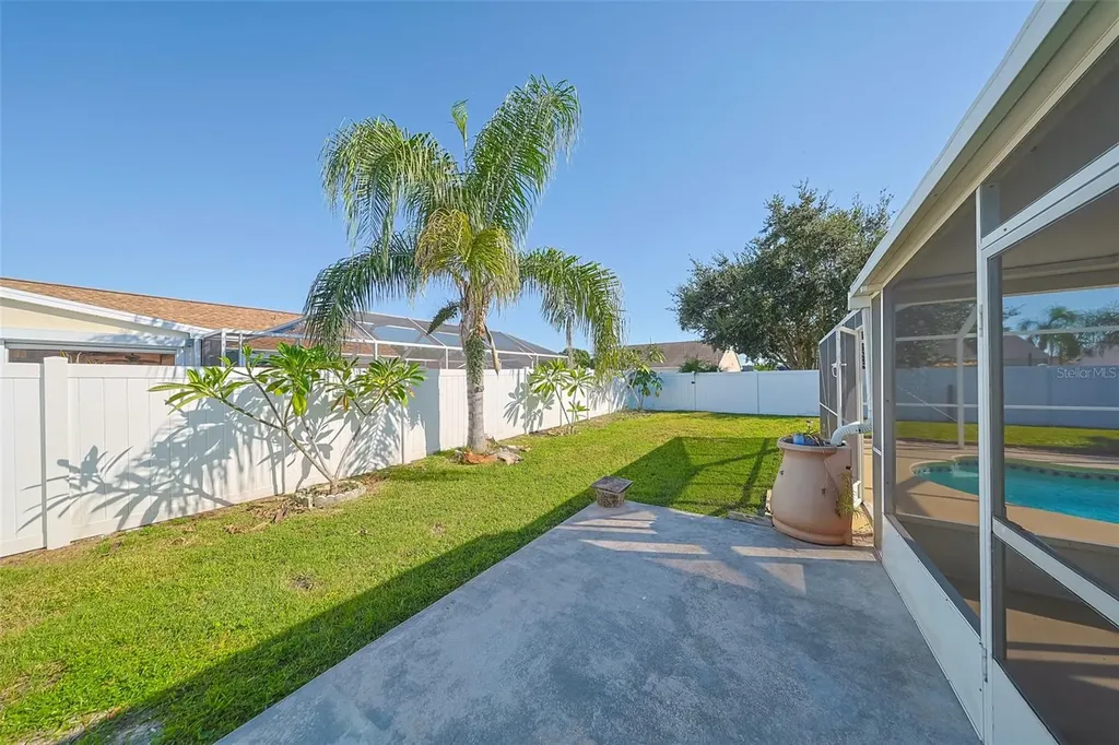 222 Lakeway Lane Apollo Beach FL 33572