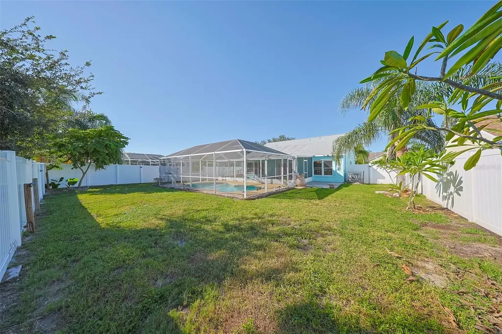 222 Lakeway Lane Apollo Beach FL 33572