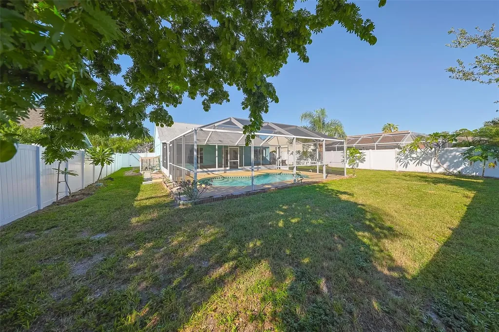 222 Lakeway Lane Apollo Beach FL 33572