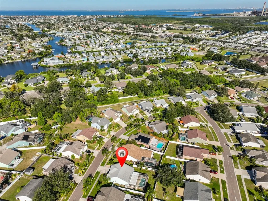 222 Lakeway Lane Apollo Beach FL 33572