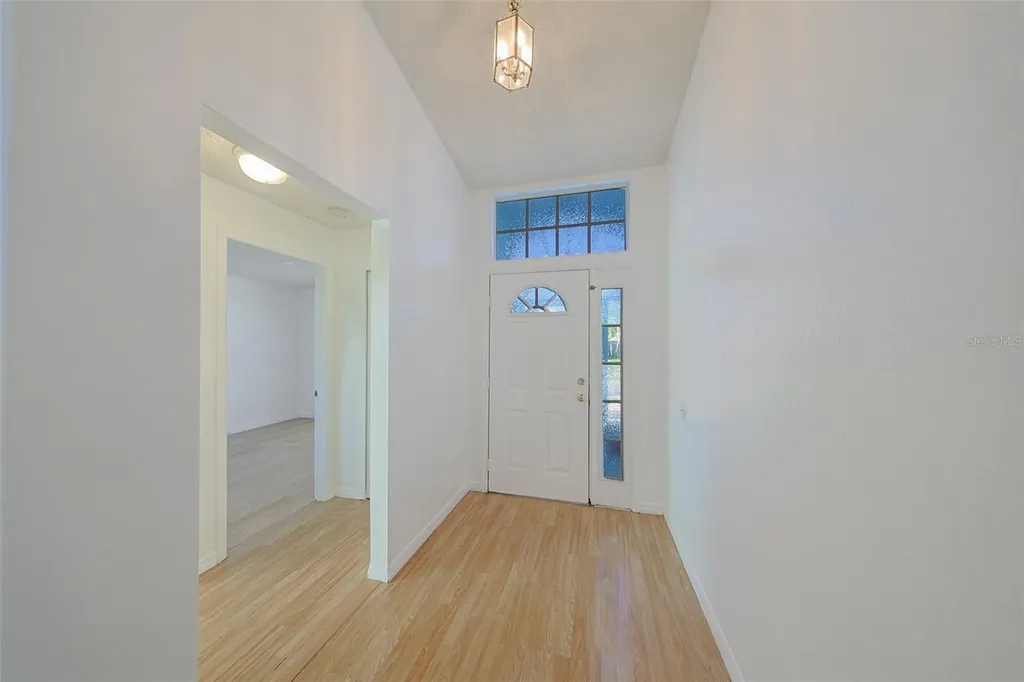 222 Lakeway Lane Apollo Beach FL 33572