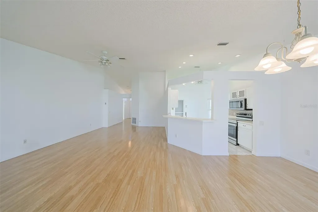 222 Lakeway Lane Apollo Beach FL 33572