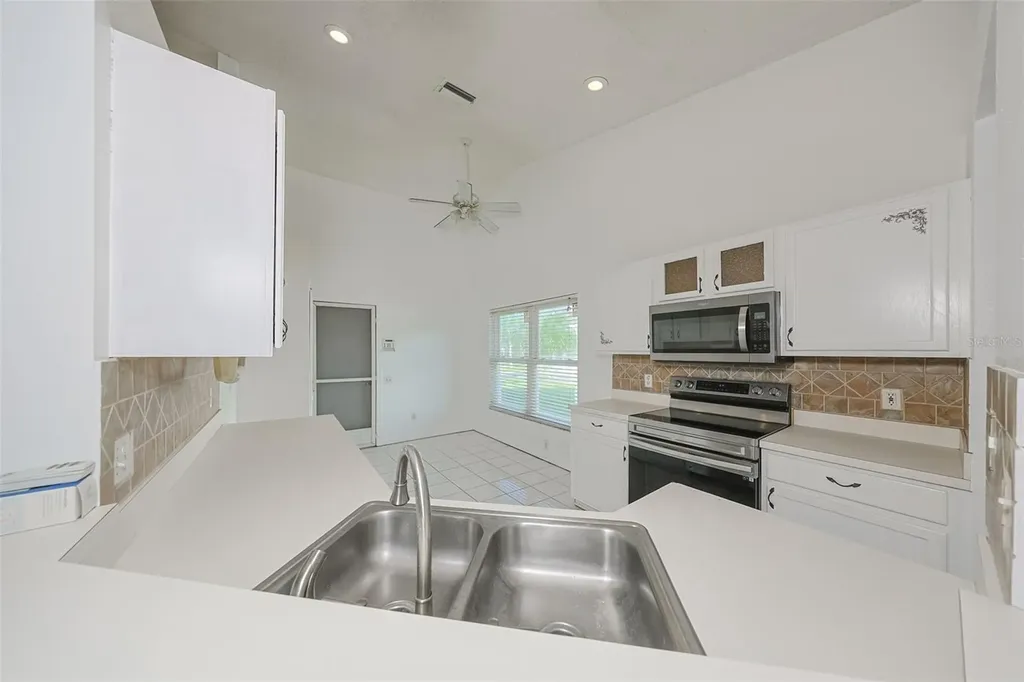 222 Lakeway Lane Apollo Beach FL 33572